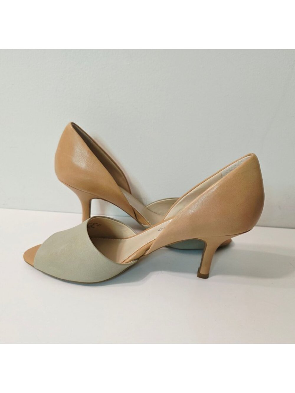 Franco Sarto Two Tone Neutral Peep Toe Heel Pump Shoe Sz 8 Business Casual